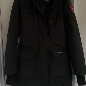 CANADA GOOSE WINTER JACKET SIZE SMALL